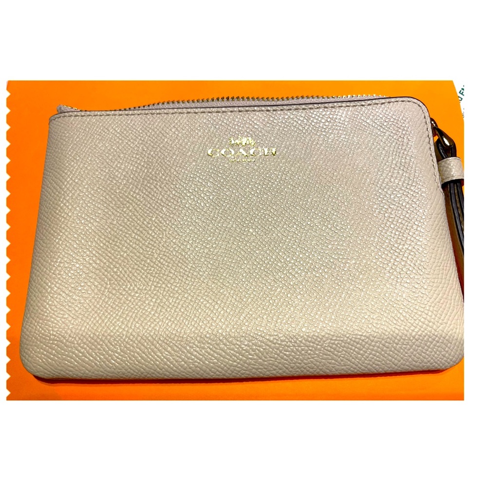 NWT Coach Wristlet Purse